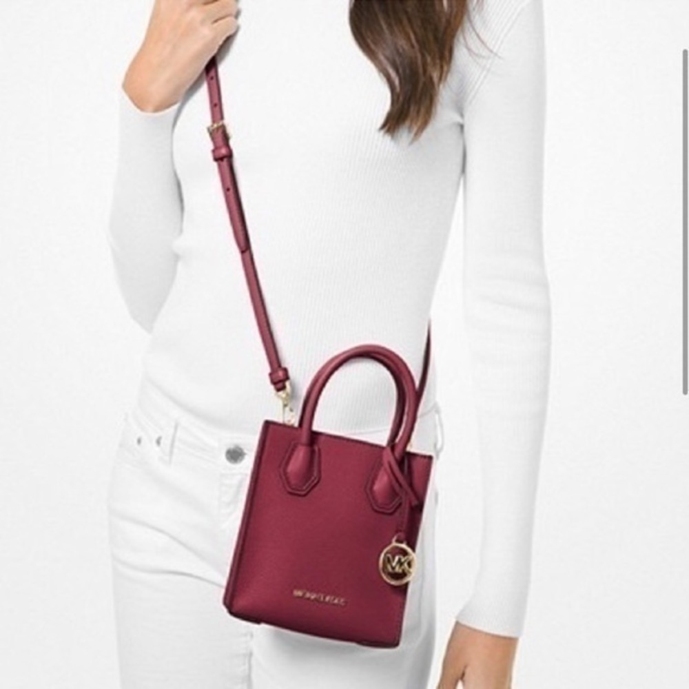New Michael Kors Mercer Extra Small Crossbody Bag in Burgundy Pebbled Leather - Picture 2 of 12